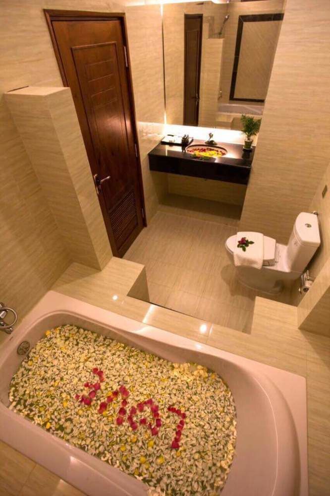 Отель Golden 4*